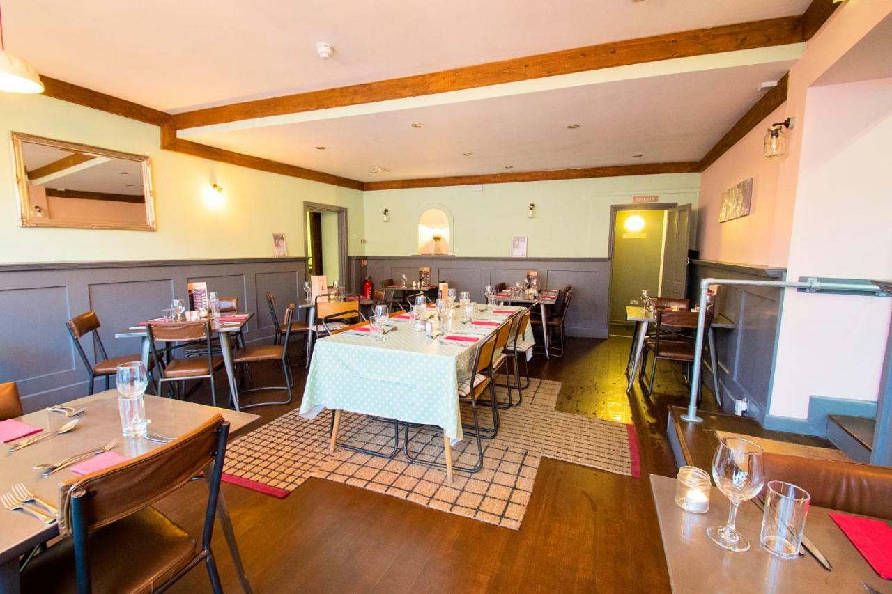 Bed and Breakfast Nik The Greek Burry Port Exteriér fotografie