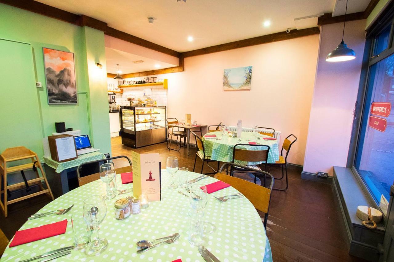Bed and Breakfast Nik The Greek Burry Port Exteriér fotografie