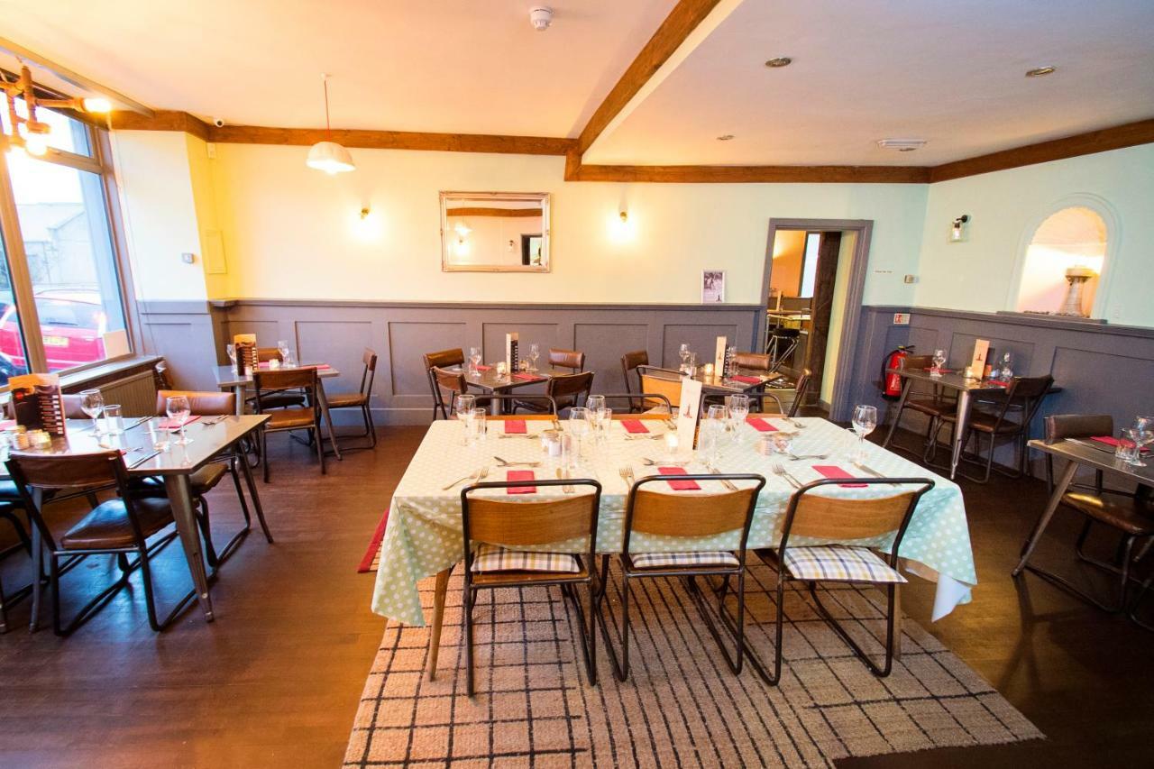 Bed and Breakfast Nik The Greek Burry Port Exteriér fotografie